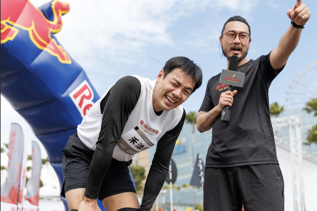 ▲禾浩辰（中）在《最強的身體》要和修杰楷對決，拚到身體承受高度壓力，臉色發白地表示：「有點想吐」，該節目以超高規格、「打造運動競技節目天花板」為目標。（圖／好看娛樂提供）