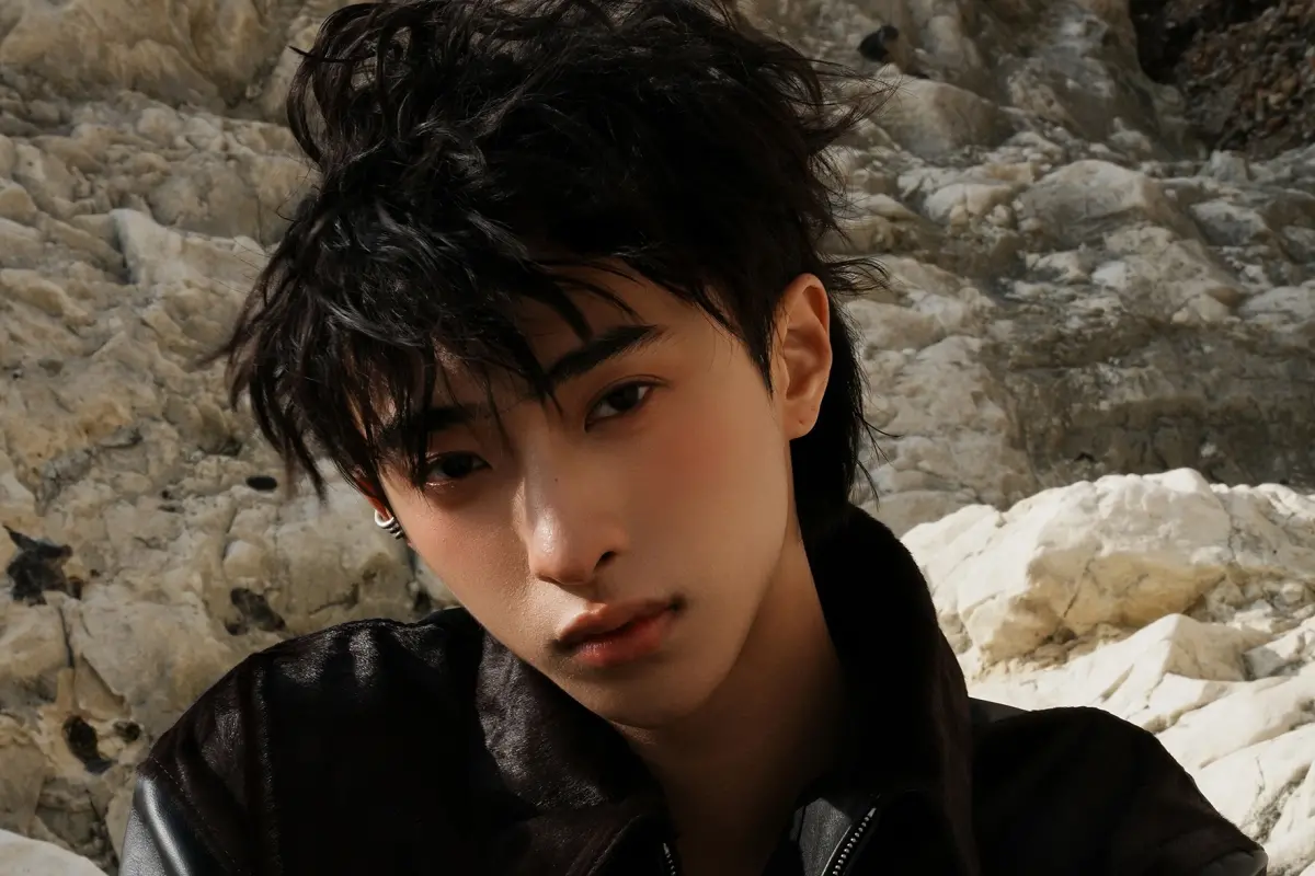 ▲小哈利（如圖）昨（14）日發行首支單曲〈nihilistic joy〉，火速登上熱搜，他也在發行歌曲後，吐露18歲離家出走的真心話。伊能靜火速轉發幫兒子宣傳，還狂吐彩虹屁大讚兒子的作品。（圖／微博@En-Li恩利工作室）