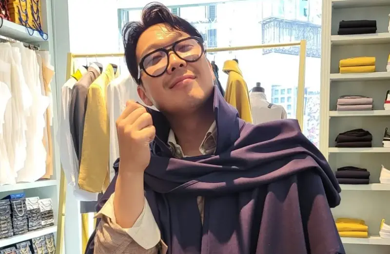 ▲哈哈（如圖）今（20）日迎來46歲了，他在2012年迎娶妻子星，兩人的戀情竟是始於一場夢。婚後夫妻倆生下3個孩子，其中，女兒曾患罕見疾病，嚴重到無法走路或站立，讓他一度崩潰，好在女兒現已康復。（圖／哈哈IG@quanhaha79）