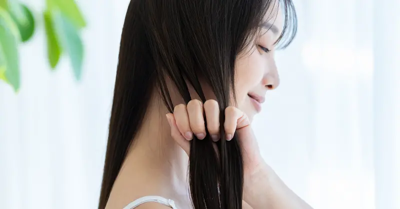 ▲網友分享染後使用MILBON燦漾系列洗髮、護髮產品，髮絲持色且柔順有光澤。（圖／擷取自 MILBON 官方資料）