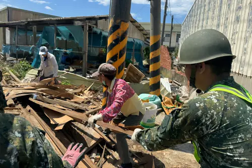 第5作戰區官兵馳援嘉義各鄉鎮　災後復原
