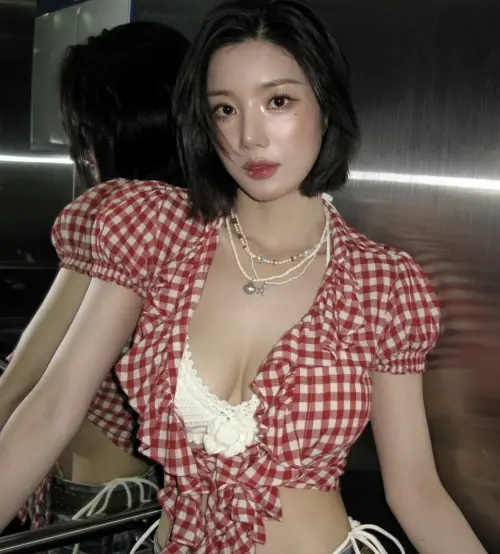 ▲權恩妃在Waterbomb音樂節中展現了好身材以及性感的表演，讓她知名度再上一層樓。（圖／權恩妃IG@silver_rain.__）