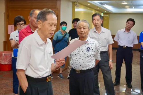 ▲萬和宮中元普度法會普桌供品公開招標，今天下午由董事長蕭清杰宣佈開標結果。（圖／萬和宮提供）