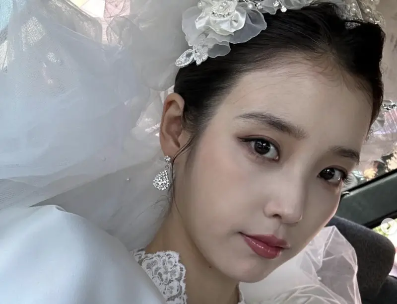 ▲IU（本名：李知恩）跟男友李鍾碩（又譯：李鐘奭）都是南韓演藝圈知名吸金王，韓媒曾盤點2人總資產超過1000億韓元，如果結婚，數字會更可觀。（圖／IU IG @dlwlrma）