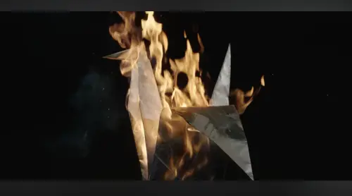 ▲IVE新專輯預告中燒紙鶴的畫面引起了爭議。（圖／IVE YouTube）