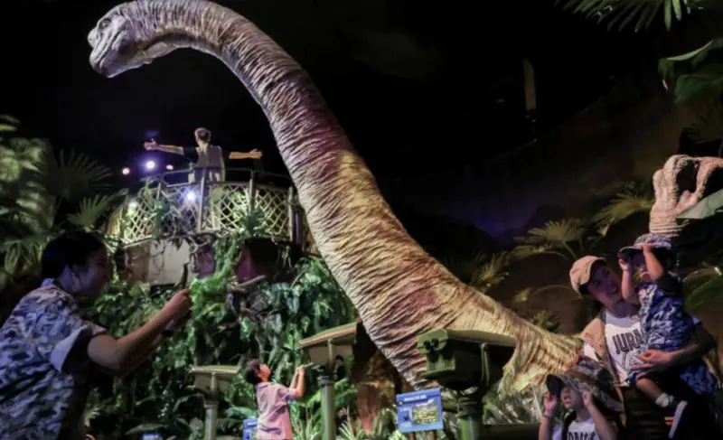▲位於泰國首都曼谷的「侏羅紀世界：實景互動體驗」主題公園正式開業。（圖／翻攝自聯合早報）