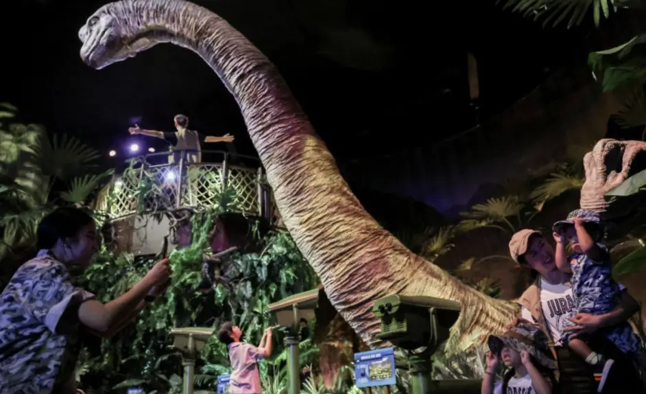 ▲位於泰國首都曼谷的「侏羅紀世界：實景互動體驗」主題公園正式開業。（圖／翻攝自聯合早報）