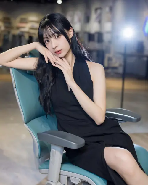 ▲嘎琳遭爆料拍廣告找替身，全因「怕有人吃醋」。（圖／翻攝自嘎琳IG54lin._.a）