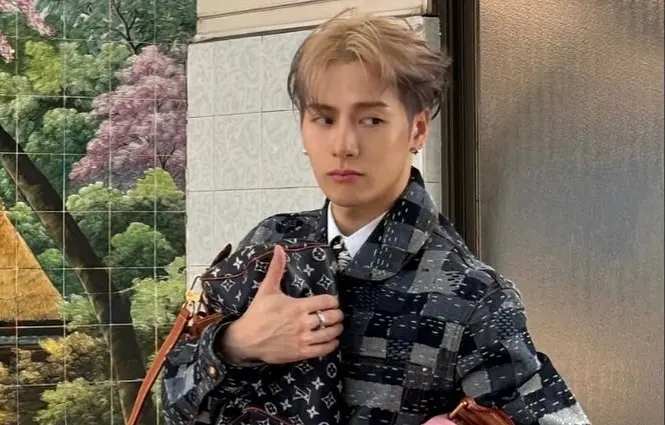 ▲王嘉爾原本預定在今（16）日舉辦簽名會，但經紀公司卻在當天突然緊急取消，並發聲明透露他深夜因食物中毒送急診，現在需要妥善治療與休息。（圖／IG@teamwang）