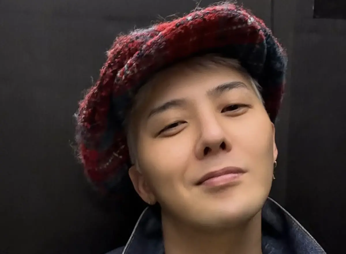 ▲8月18號生日的GD（G-DRAGON、本名：權志龍），將在當天請各地粉絲喝免費飲料，總計2632杯，送完為止。（圖／8lo8lo8lowme）