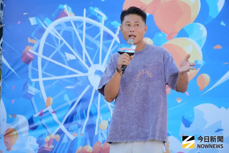 ▲彭小刀（如圖）今出席活動時，被問到昔日在《全明星運動會》有合作過的粿粿的婚姻狀況，他坦言當時沒太多接觸，自己結婚13年，對經營婚姻倒是有體悟。（圖／記者嚴俊強攝）