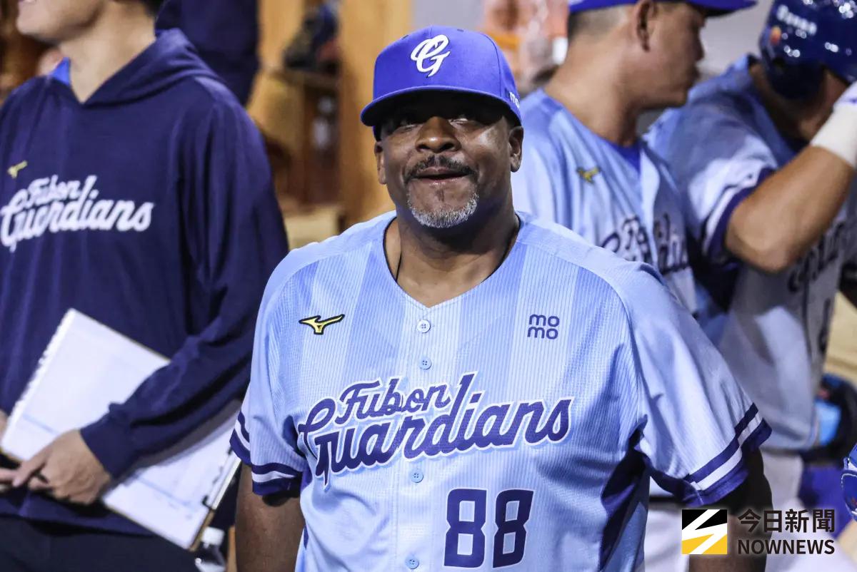 ▲富邦悍將外籍打擊教練鮑伊坦言很沮喪，他認為選手都非常努力，卻無法獲得關愛。（圖／記者朱永強攝,2025.08.16）