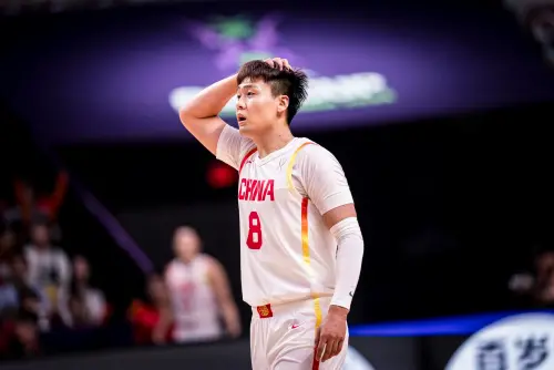 ▲隊長趙睿在受傷後仍堅持上陣，全場11投7中、三分球8投5中，豪取24分6助攻，成為中國隊晉級的頭號功臣。（圖／取自FIBA亞洲盃官網）
