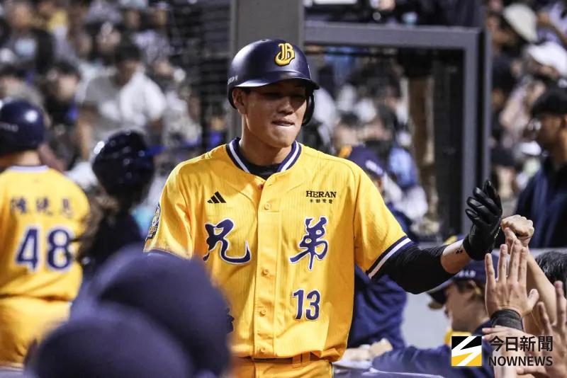 中職／選手怎麼「吃」很重要！平野發現許庭綸變瘦　坦言有點擔心