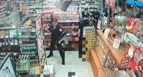 影／北市內湖男持刀進超市遭警制止　拒配合、失控砍傷警察雙臂
