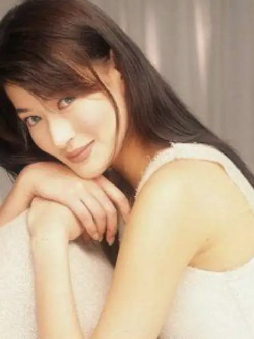 ▲陳寶蓮曾在台灣出過一張風格前衛、大膽的專輯《較春》，當年引發爭議，多年後重新獲得樂評的肯定。（圖／摘自HKMDB）