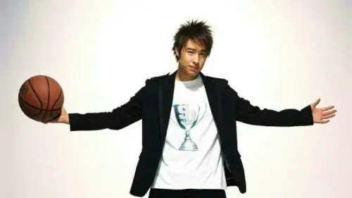 ▲潘瑋柏剛出道時，頂著一頭刺蝟頭大唱嘻哈音樂，一時間引領風潮。（圖／翻攝自微博）