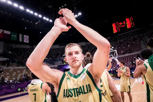 亞洲盃男籃／澳洲17連勝！賽史至今未嘗一敗　血洗伊朗44分創紀錄
