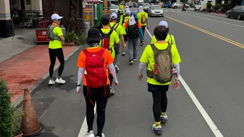▲公益愛行腳活動主要的目的是滾動台灣捐善款。（圖／記者陳美嘉翻攝）