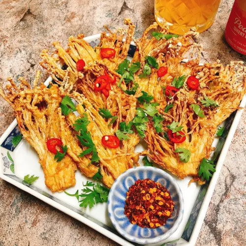 ▲有內行人分享氣炸金針菇食譜。（圖／翻攝自臉書社團我愛全聯-好物老實說）