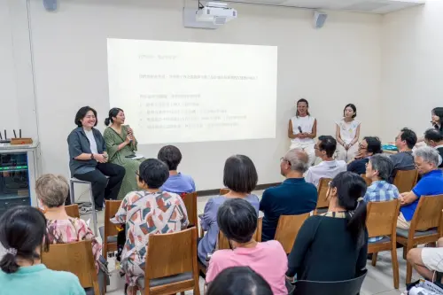 ▲共居住戶代表互相交流、分享呈現多元共居樣貌。