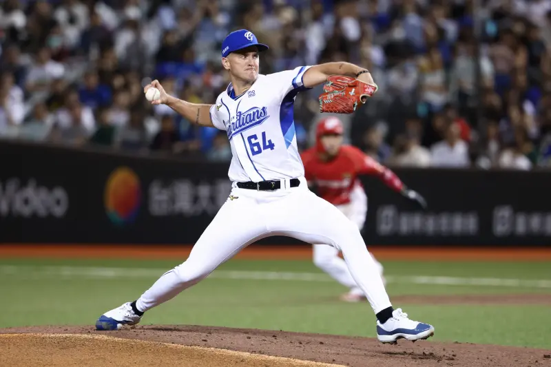 ▲富邦悍將新洋投布坎南（David Buchanan）熱投117求完封九局，率領富邦悍將1：0擊敗中信兄弟，終止7連敗。（圖／富邦悍將提供）