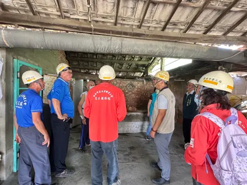 低收獨老與孤兒重獲安居　志工築起風雨後的彩虹

