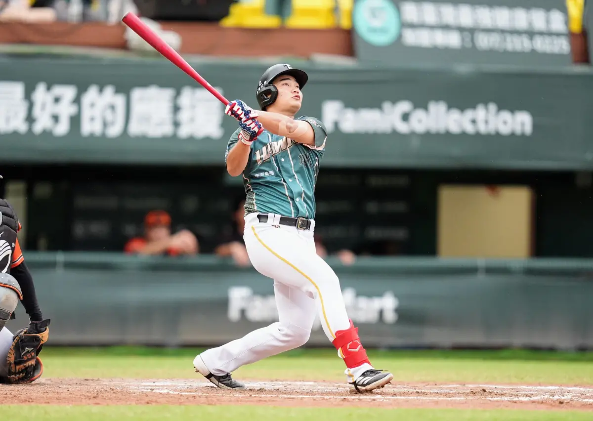 ▲曾昱磬雙響炮灌進3打點、還跑回4分，率領台鋼雄鷹終場11：1擊敗統一7-ELEVEn獅，曾昱磬也收下單場MVP。（圖／台鋼雄鷹提供）