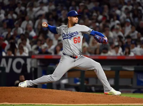 影／道奇又挖到寶！23歲投手恩里克斯飆166公里火球　破隊史紀錄
