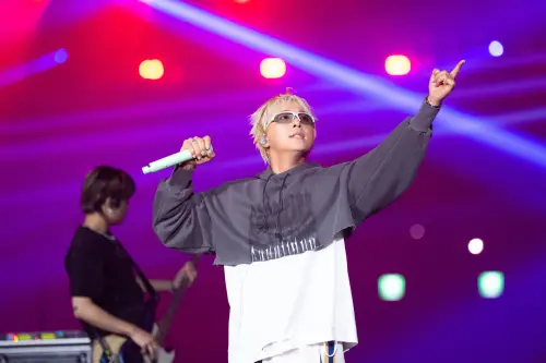 ▲FTISLAND昨日站上臺北大巨蛋，替富邦悍將「悍將中學」主題日獻唱，帶來6+1首曲目。（圖／富邦悍將提供）