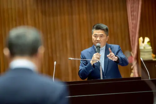 再戰中二區1／詐領助理費等官司纏身　顏寬恒再遇罷免政治路崎嶇
