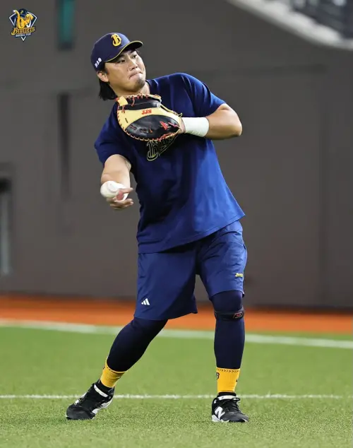 ▲昔日黃衫軍代打之王蘇緯達隨隊一軍訓練，讓教練團就近觀察他的狀況。（圖／中信兄弟提供）