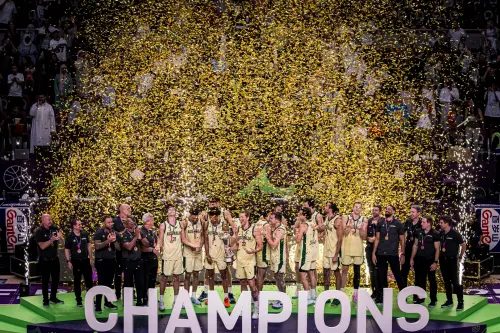 ▲澳洲隊不僅完成三連霸，還將亞洲盃的連勝紀錄推進到18場，確立在亞洲籃壇的絕對統治地位。（圖／取自FIBA亞洲盃官網）