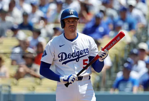 ▲佛里曼逮中達比修有外角二縫線球，將球轟進右中間看台，形成3分砲。（圖／美聯社／達志影像）