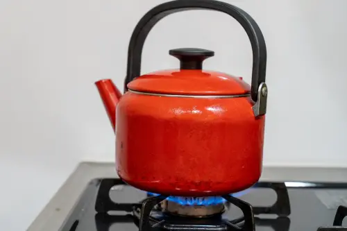 ▲熱水,熱水壺,煮熱水,煮開水（圖／取自photoAC）