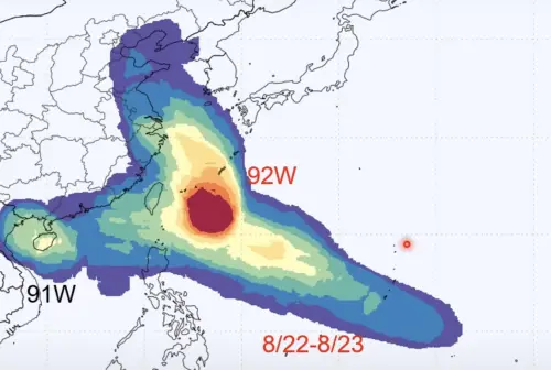 ▲南海至菲律賓東方海面都屬於「季風低壓帶」，容易有颱風相關系統發展，目前台灣附近有3個熱帶系統。（圖／賈新興提供）