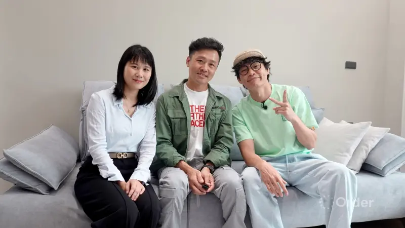 ▲藝人黃鐙輝(右)走訪歐德工務師傅(中)新家，與設計師邱鈺珊(左)攜手，分享實用好看的裝潢新知。（圖／歐德提供）