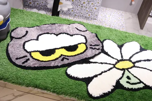 ▲ZOA及A&NE兩款造型地毯。（圖／記者朱永強攝）