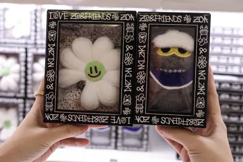 ▲《ZO&FRIENDS》絨毛吊飾鑰匙圈預料很搶手。（圖／記者朱永強攝）