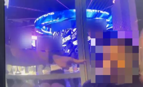 ▲今天深夜，高雄一名男律師酒後騷擾女顧客還對警方比中指。（圖／翻攝畫面）