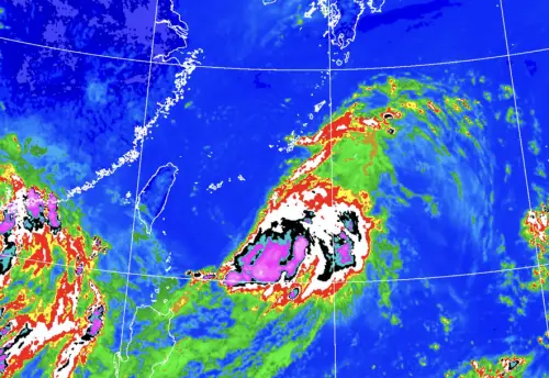 玲玲颱風估今晚生成！氣象署：豪雨炸到週三　週末恐再有新颱風
