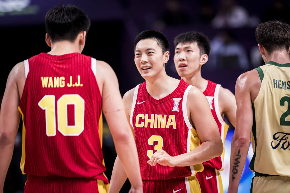 ▲本屆亞洲盃，中國男籃以平均年齡僅25歲的青年軍出戰，7名主力缺陣，外界原本並不看好能闖進冠軍賽。（圖／取自FIBA亞洲盃官網）