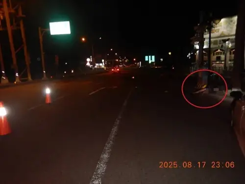 台中女「爛醉」騎車載大16歲男　自撞倒血泊雙亡
