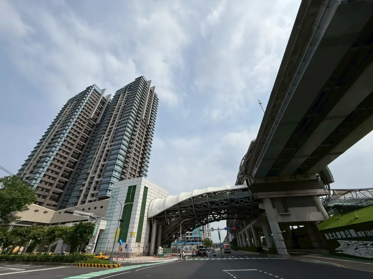 ▲CITYLINK周邊交通便利，生活機能完善，加上擁有大都會公園等綠地優勢，吸引不少台北市購屋族轉向三重。（圖／信義房屋提供）