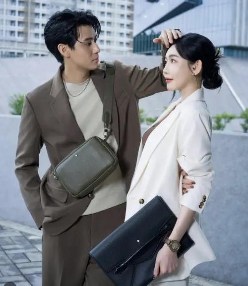 ▲李玉璽使出甜蜜摸頭殺，讓粉絲嗨炸。（圖／翻攝自李玉璽IG@mr.lucy___）