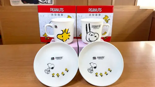 ▲藏壽司聯名Peanuts「史努比造型圓盤」、「牛奶馬克杯」。（圖／髒壽司提供）