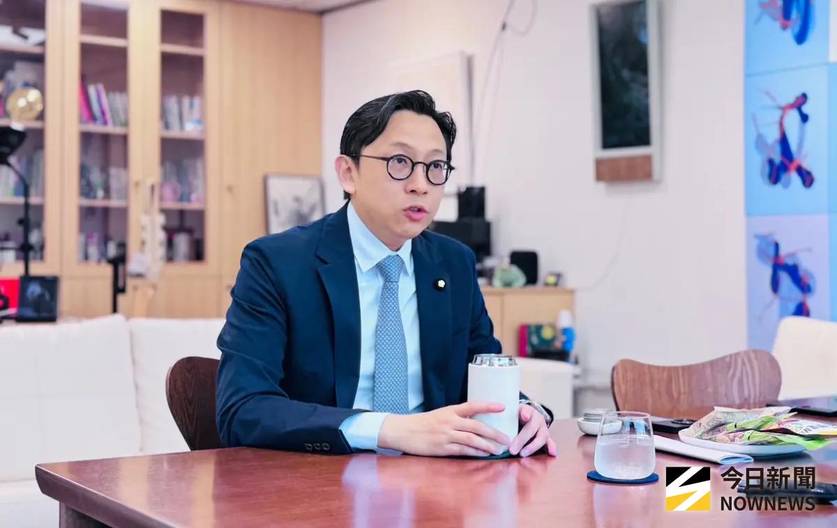 葛如鈞AI回覆失守！半夜遭玩爆 無厘頭被問：我什麼時候脫單？