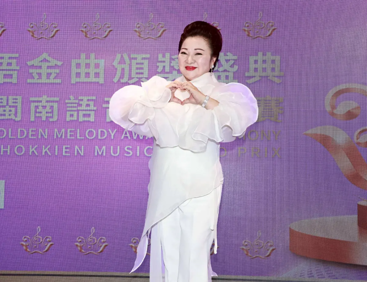 ▲白冰冰呼籲大家參與公投，認為是民眾的權利，不要放棄，所有人就投自己想投的，可是她也哀嘆台灣民心被選舉撕裂。日前她在臉書發言請曝大家幫助98歲還在賣饅頭的爺爺，稱爺爺近日生意大好，饅頭秒殺。（圖／記者吳翊緁攝）