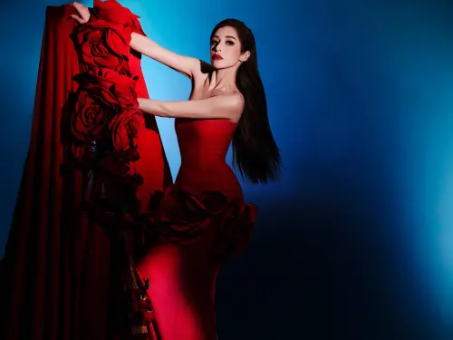 ▲蕭亞軒歷經髖關節骨折和五次手術後，她終於在中國節目《讓我來唱》正式回歸，熟悉嗓音感動歌迷。（圖／翻攝自微博）