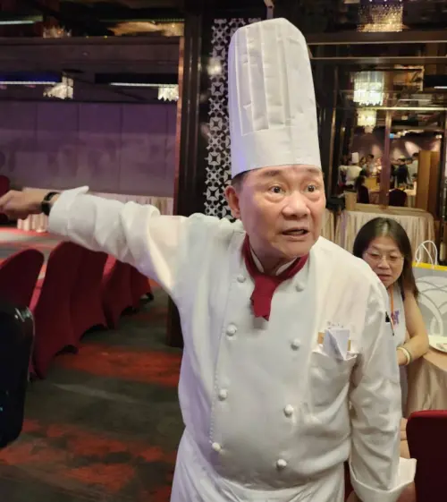 ▲阿基師（中）表示為了健康，飲料、油炸食物、甜食、太甜的水果，都不太能碰。（圖／記者吳翊緁攝）